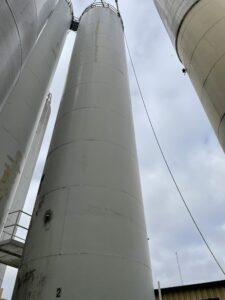 Unlock the Full Potential of Your Grain Silos: Why Regular Silo Cleaning is Key to Animal Feed Quality and Safety
