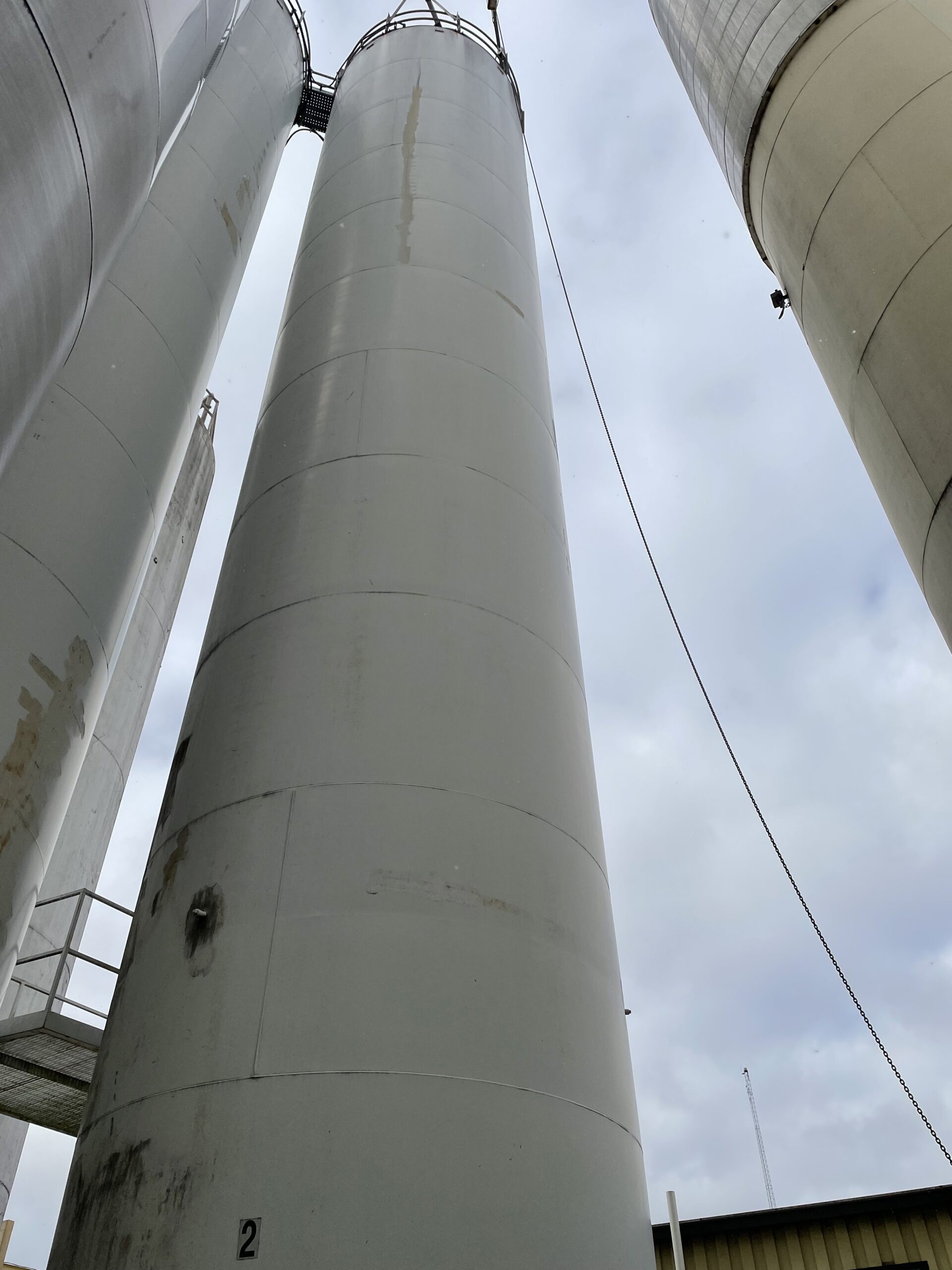 Unlock the Full Potential of Your Grain Silos: Why Regular Silo Cleaning is Key to Animal Feed Quality and Safety